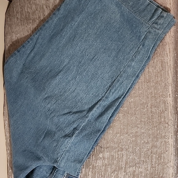 Just My Size light denim Capri. - Picture 6 of 10